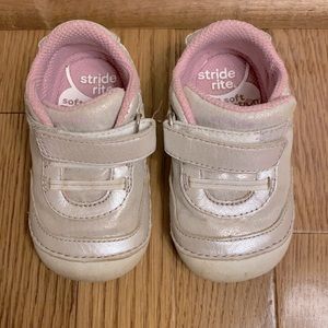 Stride Rite soft motion shoes
